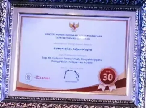 Kemendagri Raih Top 30 Instansi Pengelola Pengaduan Pelayanan Terbaik Kemendagri Raih Top 30 Instansi Pengelola Pengaduan Pelayanan Terbaik
