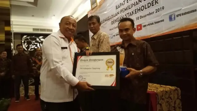 Sukseskan Pemilu 2019, PWI Kabupaten Tangerang Dianugerahi Penghargaan Sukseskan Pemilu 2019, PWI Kabupaten Tangerang Dianugerahi Penghargaan