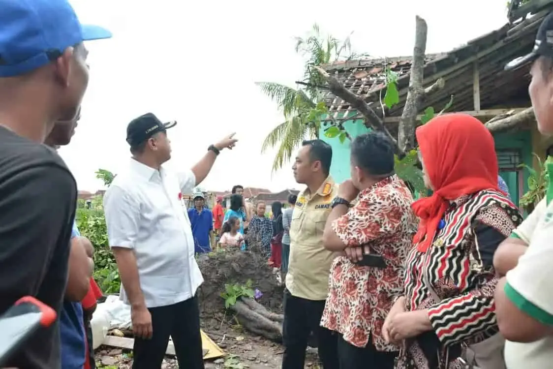 Zaki Tinjau Langsung Puting Beliung Di Mauk
