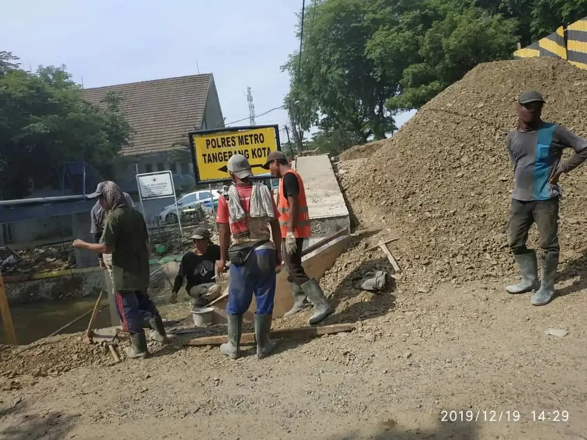 Proyek Jembatan Di jalan TMP Taruna Tangerang Diprediksi Bakal Tak Tepat Waktu