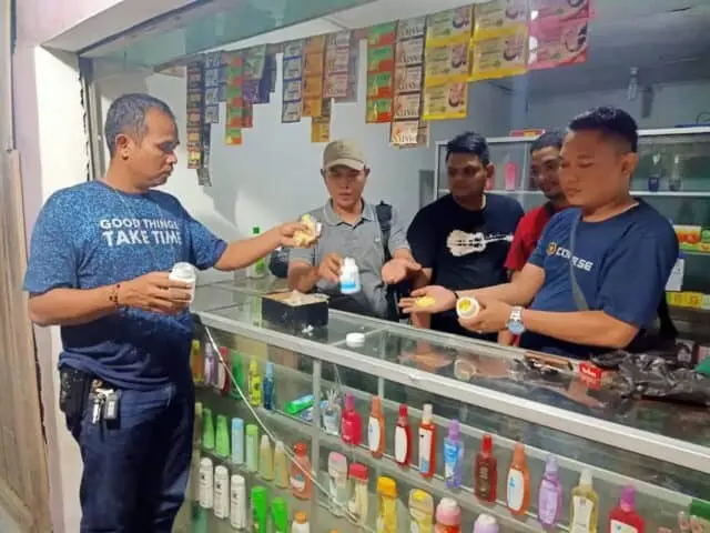 Polsek Cisoka Gerebek Penjual Obat Keras Berkedok Toko Kosmetik Polsek Cisoka Gerebek Penjual Obat Keras Berkedok Toko Kosmetik