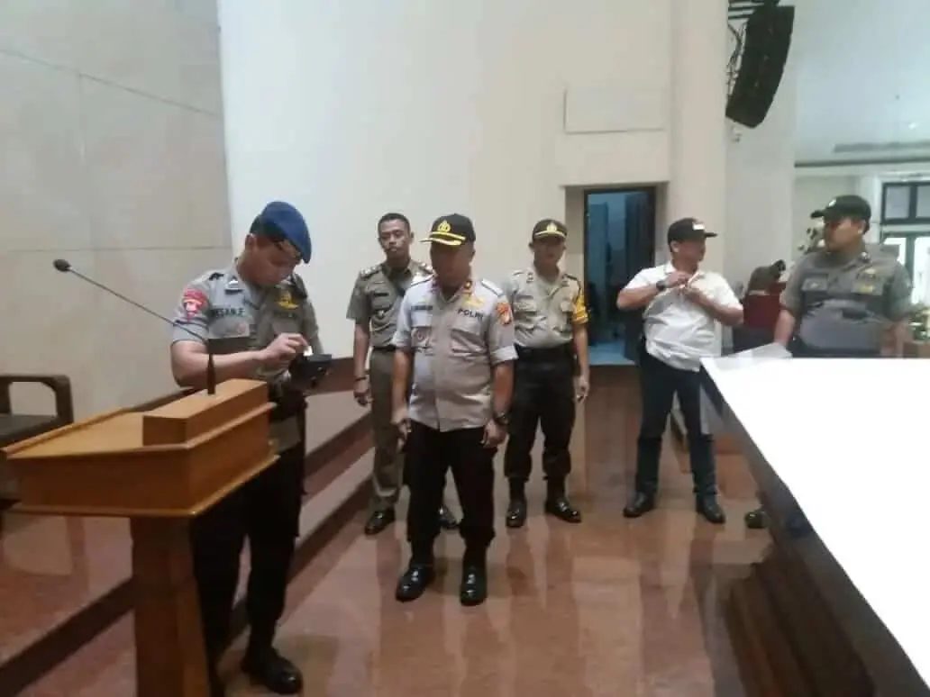 Jelang Malam Natal, Kapolsek Curug Gelar Apel Pasukan Pengamanan