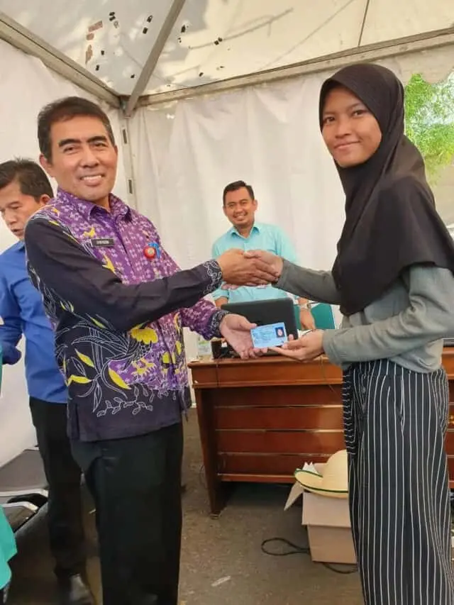 Dukcapil Kabupaten Tangerang Layani Pembuatan KTP Satu Hari Jadi Dukcapil Kabupaten Tangerang Layani Pembuatan KTP Satu Hari Jadi