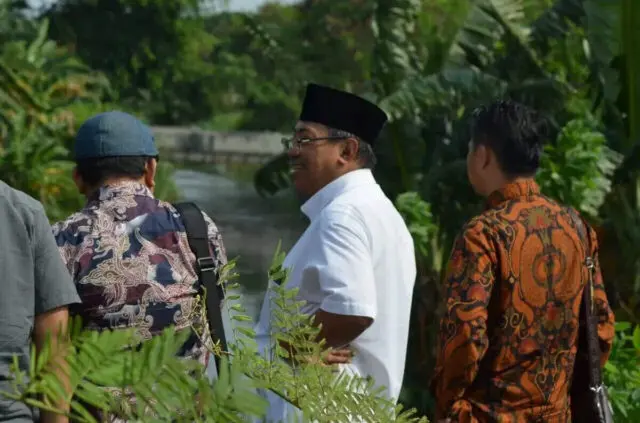 Wakil Ketua Fraksi PKS DPR RI Turun Tangan Atasi Pencemaran Sungai Cirarab Wakil Ketua Fraksi PKS DPR RI Turun Tangan Atasi Pencemaran Sungai Cirarab