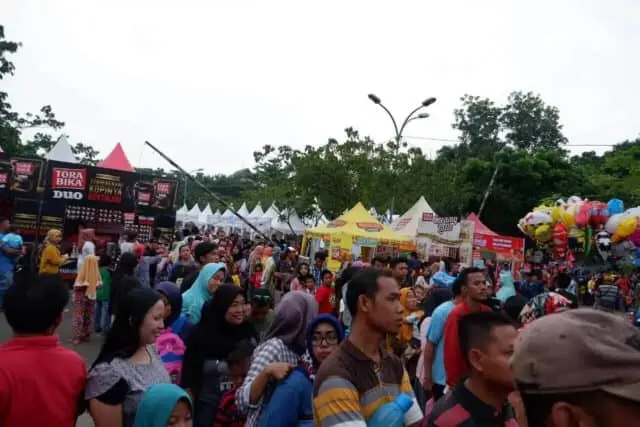 Warga Antusias Sambut HUT Kabupaten Tangerang Warga Antusias Sambut HUT Kabupaten Tangerang