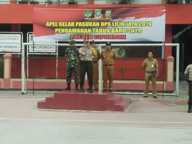 Jelang Malam Tahun Baru Polsek Cipondoh Cek Kesiapan Personil Jelang Malam Tahun Baru Polsek Cipondoh Cek Kesiapan Personil