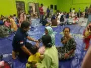 Biddokes Polda Banten Berikan Pelayanan Kesehatan di Posko Pengungsian Biddokes Polda Banten Berikan Pelayanan Kesehatan di Posko Pengungsian