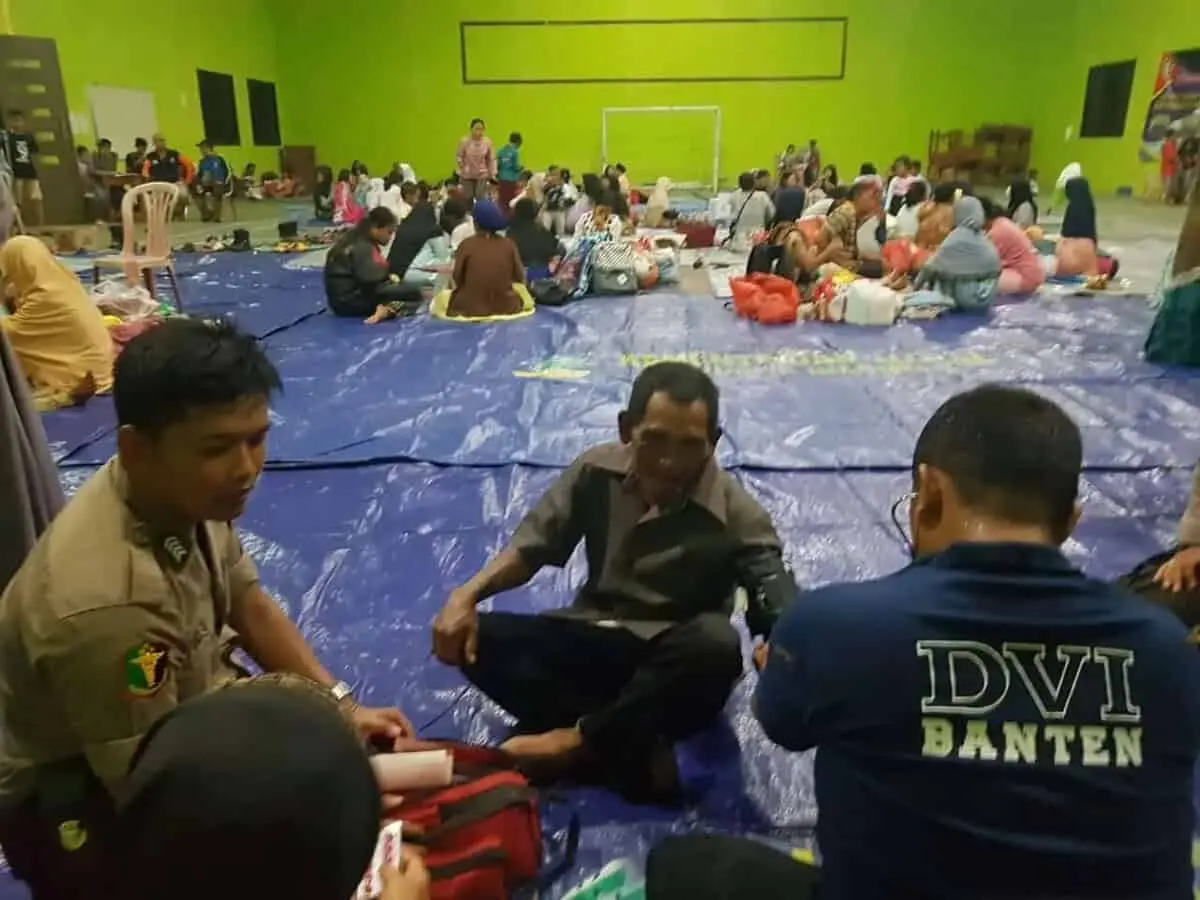 Biddokes Polda Banten Berikan Pelayanan Kesehatan di Posko Pengungsian Biddokes Polda Banten Berikan Pelayanan Kesehatan di Posko Pengungsian