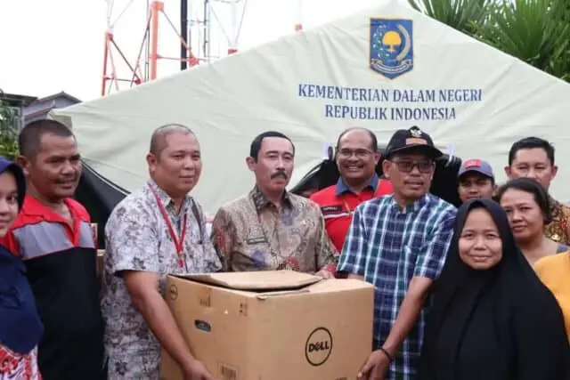 Kemendagri Salurkan Bantuan Bagi Warga Terdampak Banjir Kemendagri Salurkan Bantuan Bagi Warga Terdampak Banjir