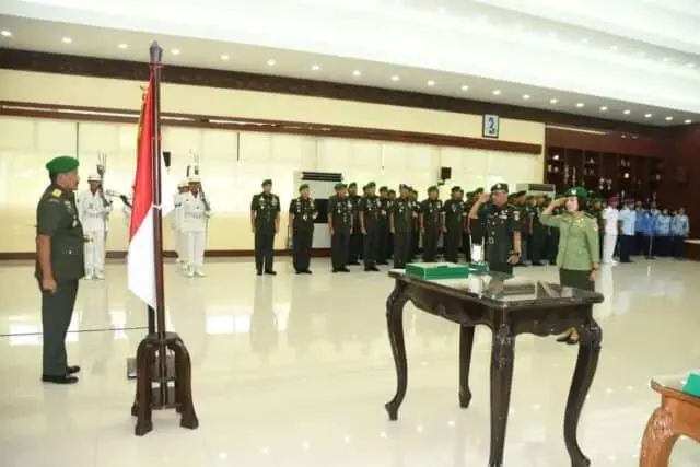 Pangdam IV Pimpin Sertijab Di Makodam IV/Diponegoro Pangdam IV Pimpin Sertijab Di Makodam IV/Diponegoro