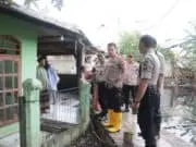 Pasca Banjir, Polresta Bandara Soetta Gelar Kerja Bhakti Pembersihan Mushalla Pasca Banjir, Polresta Bandara Soetta Gelar Kerja Bhakti Pembersihan Mushalla
