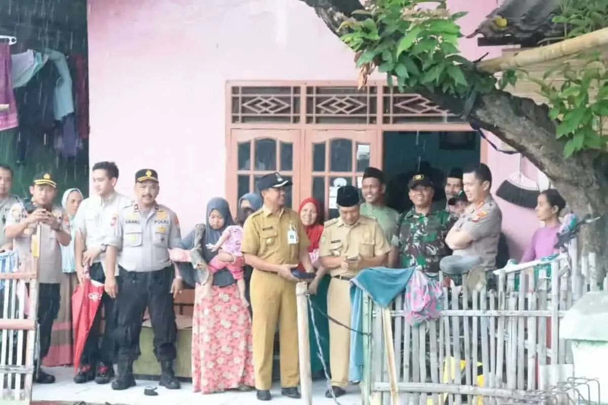 Pasca Banjir, Polresta Bandara Soetta Gelar Kerja Bhakti Pembersihan Mushalla