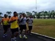 Awali Tugas Di Awal Tahun, Prajurit Wijayakusuma Laksanakan Aerobik Guna Jaga Kebugaran Awali Tugas Di Awal Tahun, Prajurit Wijayakusuma Laksanakan Aerobik Guna Jaga Kebugaran