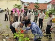 Polri Peduli Penghijauan, Polsek Cisoka Lakukan Penanaman Pohon Secara Serentak Polri Peduli Penghijauan, Polsek Cisoka Lakukan Penanaman Pohon Secara Serentak