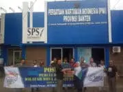 Melalui Posko PWI Banten Peduli, SMSI, PWI Kota Tangerang dan JTR Serahkan Donasi Korban Banjir Melalui Posko PWI Banten Peduli, SMSI, PWI Kota Tangerang dan JTR Serahkan Donasi Korban Banjir