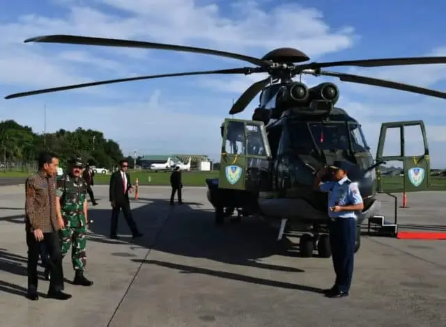 Presiden Tinjau Helikopter Caracal di Halim Perdanakusuma Presiden Tinjau Helikopter Caracal di Halim Perdanakusuma