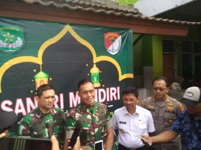 Program Santri Mandiri, Warnai HUT Kodam Jaya ke 70 di Kota Tangerang Program Santri Mandiri, Warnai HUT Kodam Jaya ke 70 di Kota Tangerang