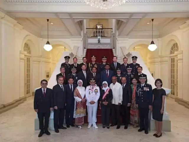 Mendagri Terima Penghargaan Darjah Utama Bakti Cemerlang dari Presiden Singapura Mendagri Terima Penghargaan Darjah Utama Bakti Cemerlang dari Presiden Singapura