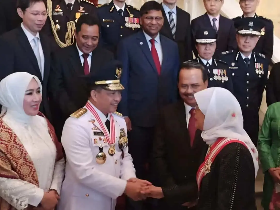 Mendagri Terima Penghargaan Darjah Utama Bakti Cemerlang dari Presiden Singapura