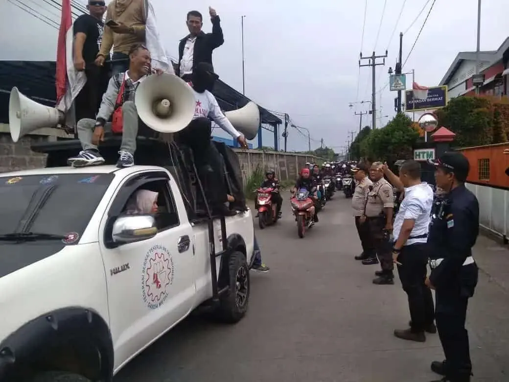 kapolsek Curug Pimpin Pengamanan Aksi Masa Buruh Banten Bersatu