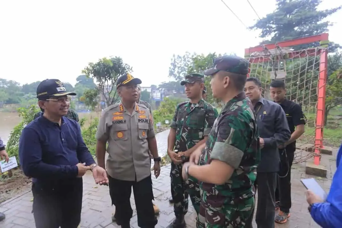 Penghijauan Bumi, Warnai Grebek Cisadane HUT Kodam Jaya ke 70 di Kota Tangerang