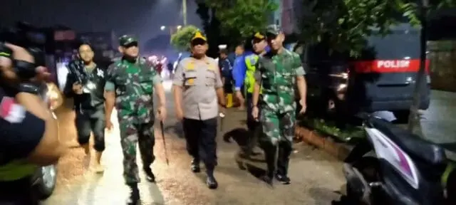 Dandim 0506 Tangerang Tinjau Lokasi Banjir Dandim 0506 Tangerang Tinjau Lokasi Banjir