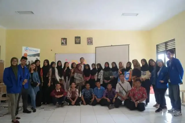 Dukung Pertumbuhan Wirausaha, Mahasiswa Esa Unggul Latih Pelajar Dirikan Startup Dukung Pertumbuhan Wirausaha, Mahasiswa Esa Unggul Latih Pelajar Dirikan Startup