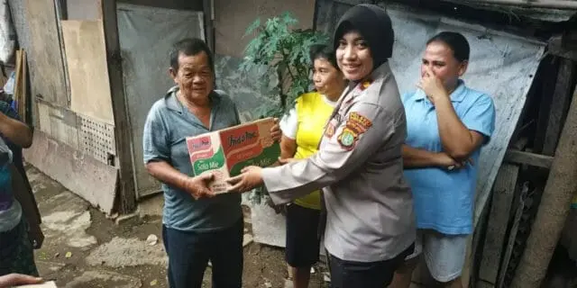 Peduli Sesama, Kapolsek Karawaci Adakan Bakti Sosial di Kelurahan Bojong Jaya Peduli Sesama, Kapolsek Karawaci Adakan Bakti Sosial di Kelurahan Bojong Jaya