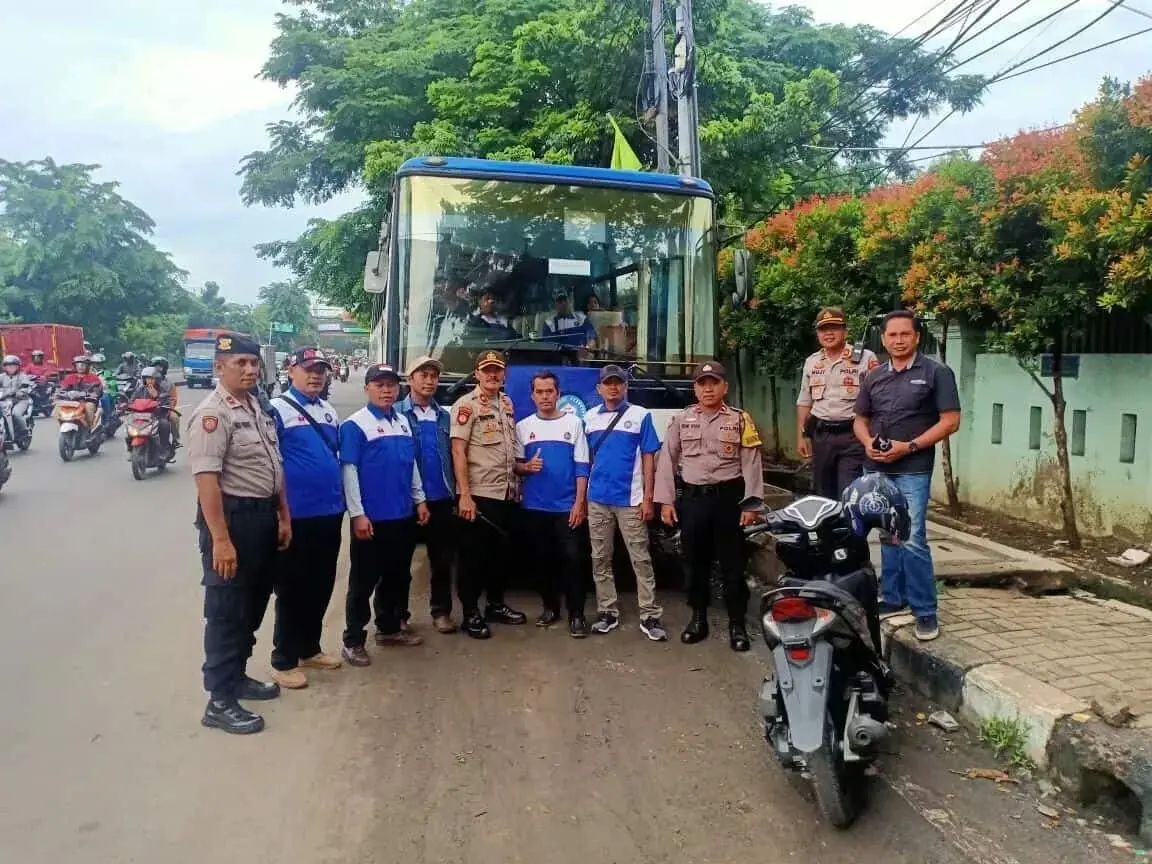 Titik Kumpul Keberangkatan Massa Buruh di Batu ceper, Dijaga Ketat Polisi