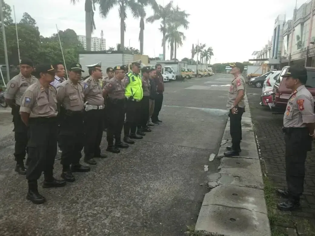 Titik Kumpul Keberangkatan Massa Buruh di Batu ceper, Dijaga Ketat Polisi