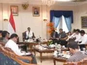 Presiden Gelar Ratas di Halim Terkait Evakuasi WNI dari Wuhan Presiden Gelar Ratas di Halim Terkait Evakuasi WNI dari Wuhan