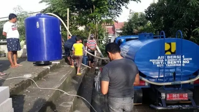 Antisipasi Persoalan Air Bersih, PDAM TB Pasang Toren di Lokasi Banjir Antisipasi Persoalan Air Bersih, PDAM TB Pasang Toren di Lokasi Banjir