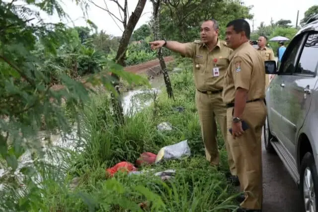 Intensitas Hujan Tinggi, Bupati Tangerang Tinjau Longsor di Sindang Jaya Intensitas Hujan Tinggi, Bupati Tangerang Tinjau Longsor di Sindang Jaya