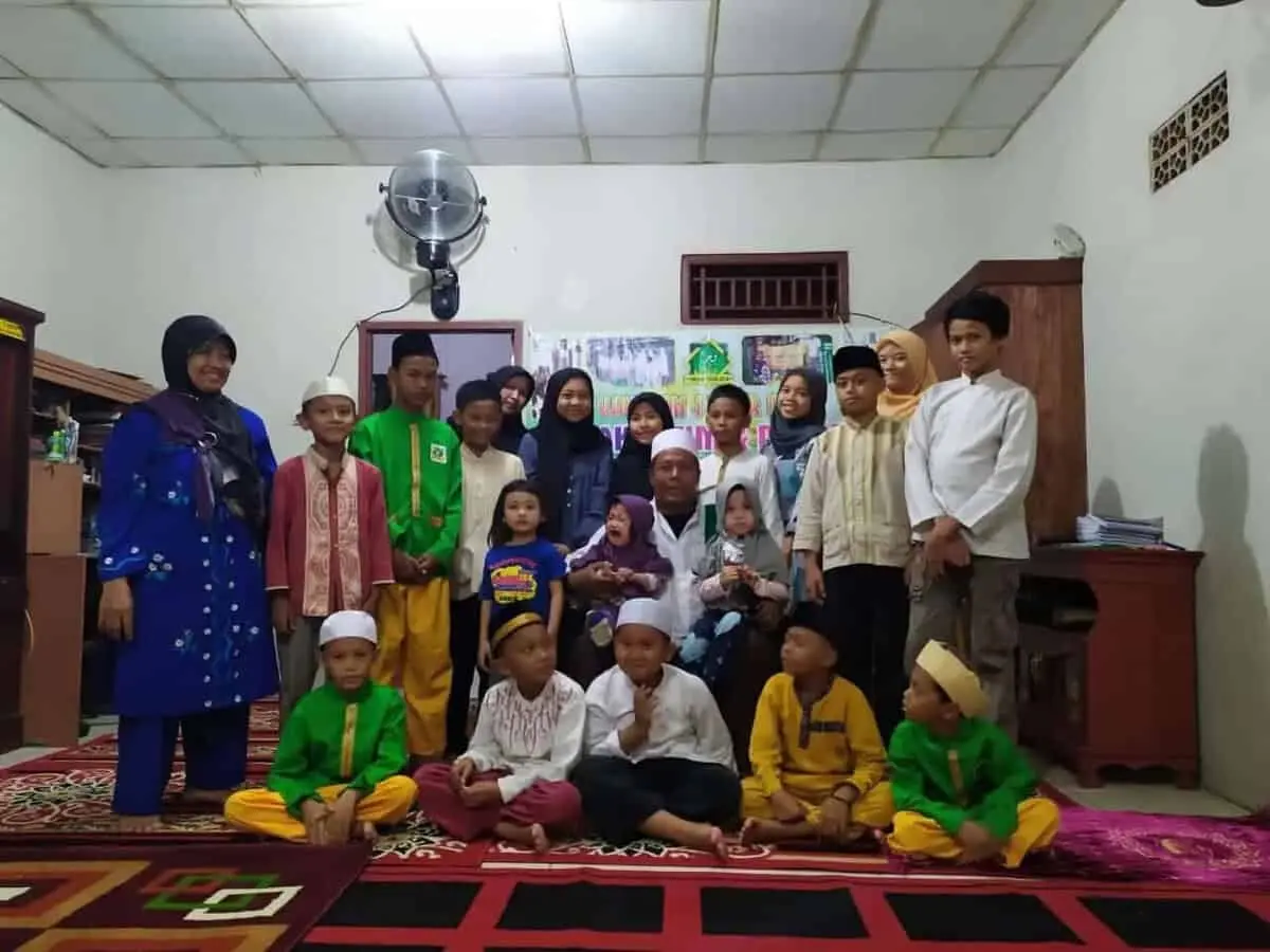Inspiratif, Serka Iswandi Biayai Sekolah Puluhan Yatim Piatu