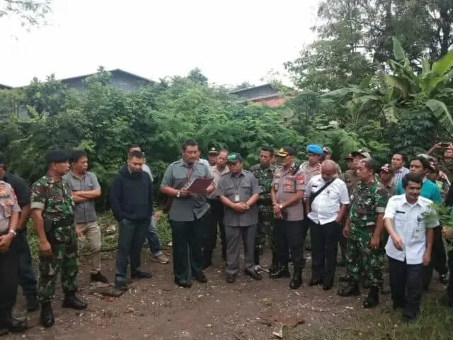 Aparat Gabungan Jaga Ketat Eksekusi Lahan di Batu Ceper Aparat Gabungan Jaga Ketat Eksekusi Lahan di Batu Ceper