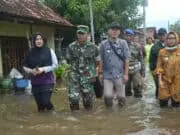 Banjir Pekalongan Ribuan Warga Mengungsi Banjir Pekalongan Ribuan Warga Mengungsi