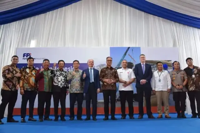 Bupati Zaki Dampingi Menperin Lepas Ekspor Pipa Fiberglass Terbesar Ke Negeri Paman Sam Bupati Zaki Dampingi Menperin Lepas Ekspor Pipa Fiberglass Terbesar Ke Negeri Paman Sam