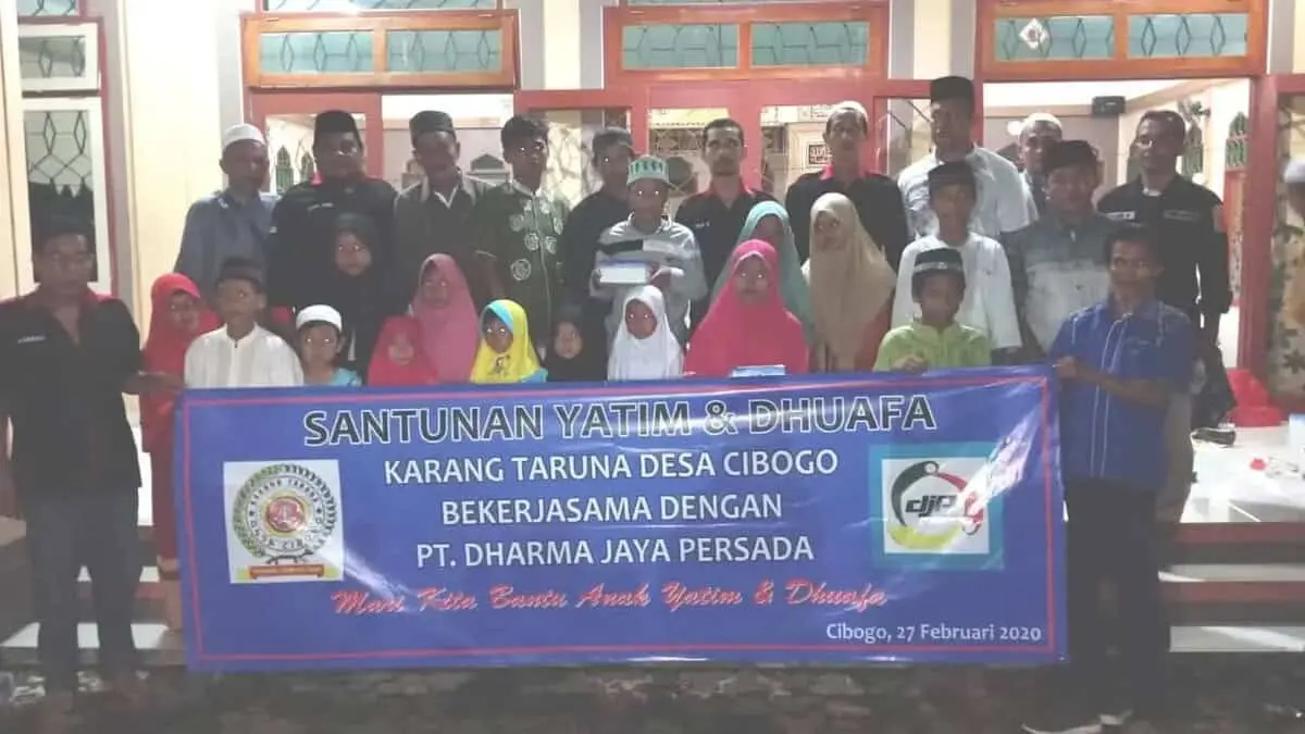 Peduli Sesama, Karang Taruna Desa Cibogo Santuni Anak Yatim  Dan Dhuafa