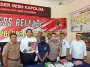 Polresta Tangerang Bekuk Pelaku Kekerasan Terhadap Anak Di Pasarkemis. Polresta Tangerang Bekuk Pelaku Kekerasan Terhadap Anak Di Pasarkemis.
