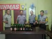 Hiburan Malam Dihentikan, Puluhan Miras di Sita. Hiburan Malam Dihentikan, Puluhan Miras di Sita.