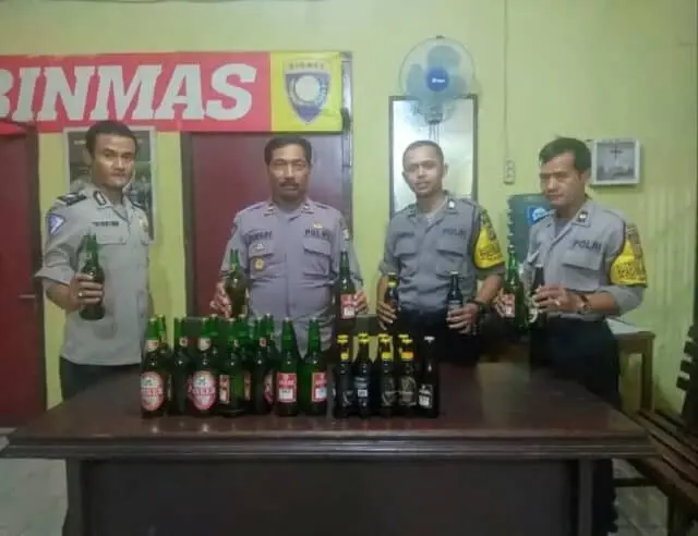 Hiburan Malam Dihentikan, Puluhan Miras di Sita. Hiburan Malam Dihentikan, Puluhan Miras di Sita.