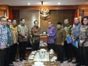 Ketua APKASI: Soal Corona, Mendagri Minta Kepala Daerah Tenangkan Masyarakat Ketua APKASI: Soal Corona, Mendagri Minta Kepala Daerah Tenangkan Masyarakat
