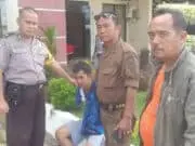 Diduga Gila, Seorang Pria Cekik Janda Diduga Gila, Seorang Pria Cekik Janda
