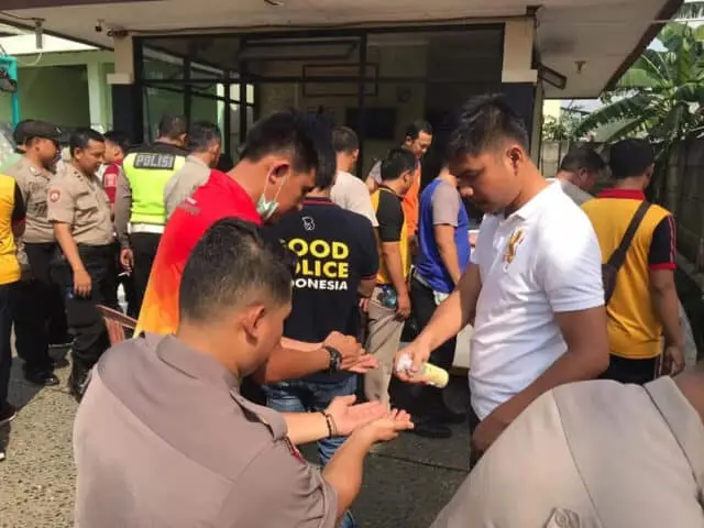 Antisipasi Virus Covid-19, Polresta Bandara Lakukan Kerja Bhakti dan Penyemprotan Disinfektan Antisipasi Virus Covid-19, Polresta Bandara Lakukan Kerja Bhakti dan Penyemprotan Disinfektan