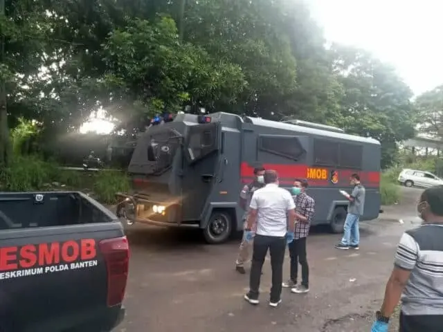 Cegah Penyebaran Covid-19, Ditreskrimum Polda Banten Bubarkan Kerumunan Warga Cegah Penyebaran Covid-19, Ditreskrimum Polda Banten Bubarkan Kerumunan Warga