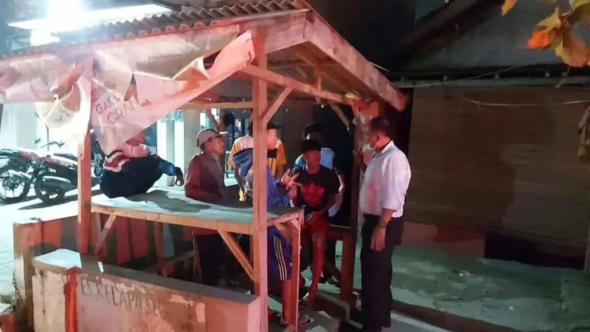 Cegah Penyebaran Covid-19, Ditreskrimum Polda Banten Bubarkan Kerumunan Warga