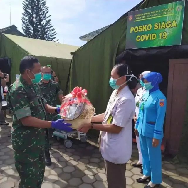Pangdam IV Beri Suport Petugas Medis RST Magelang Pangdam IV Beri Suport Petugas Medis RST Magelang