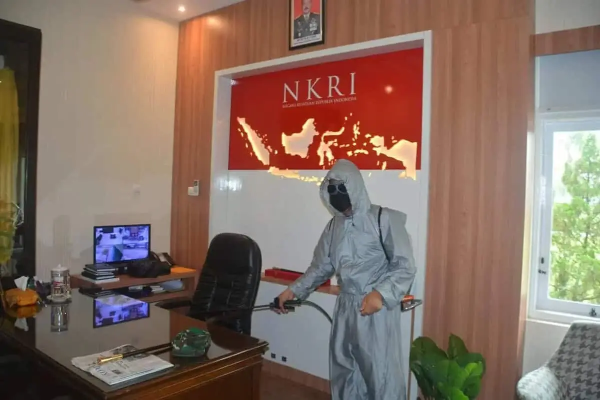 Kantor Korem 071/Wijayakusuma di Semprot Disinfektan