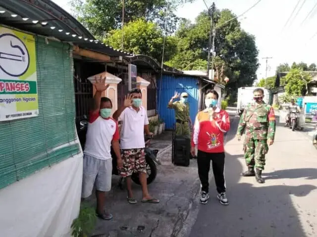 Kurangi Aktifitas di Luar, Warga Dihimbau Keluar Rumah Pakai Masker Kurangi Aktifitas di Luar, Warga Dihimbau Keluar Rumah Pakai Masker