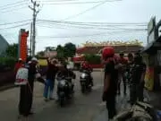 Cegah Virus Corona, Karang Taruna Desa Cibogo Semprotkan Disinfektan